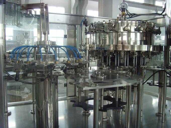 Complete Carbonated Soft Drink Filling Machine / Drink Bottling Machine 1